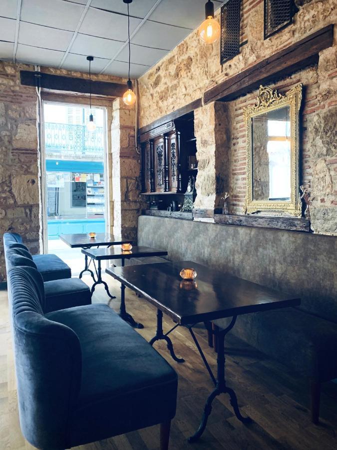 L'Entree Chambres D'Hotes Bar & Restaurant Castillonnès Exteriér fotografie