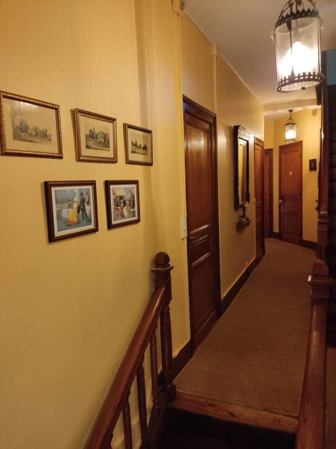 L'Entree Chambres D'Hotes Bar & Restaurant Castillonnès Exteriér fotografie