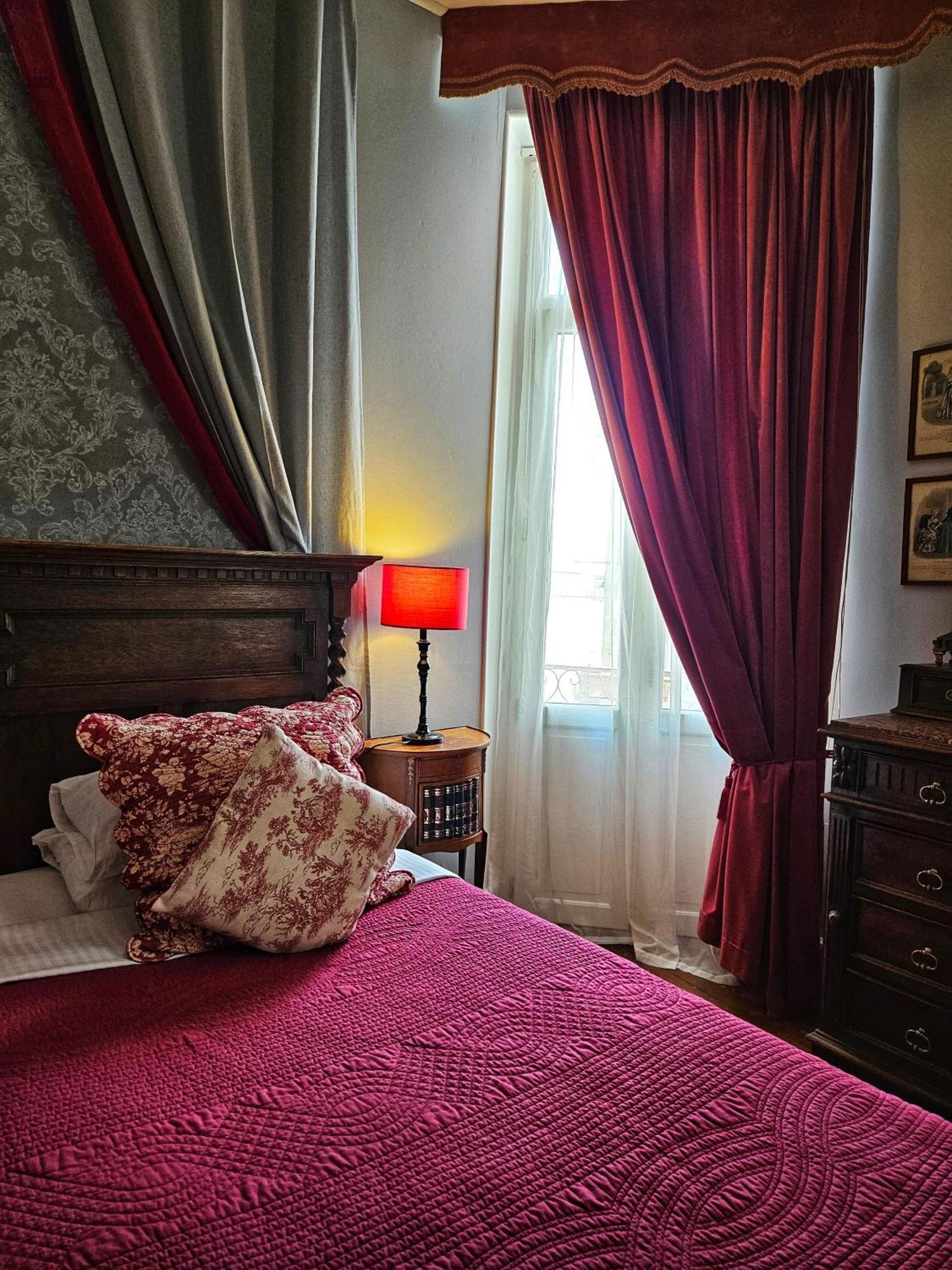 L'Entree Chambres D'Hotes Bar & Restaurant Castillonnès Exteriér fotografie
