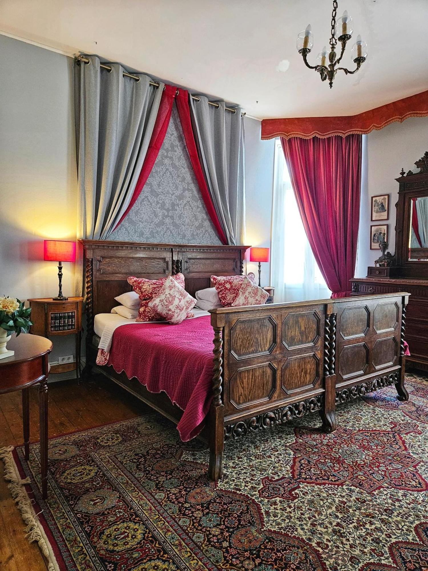 L'Entree Chambres D'Hotes Bar & Restaurant Castillonnès Exteriér fotografie